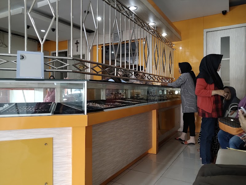 Cilacap Berkilau: Emas Terbaik di Toko Emas Agung 2